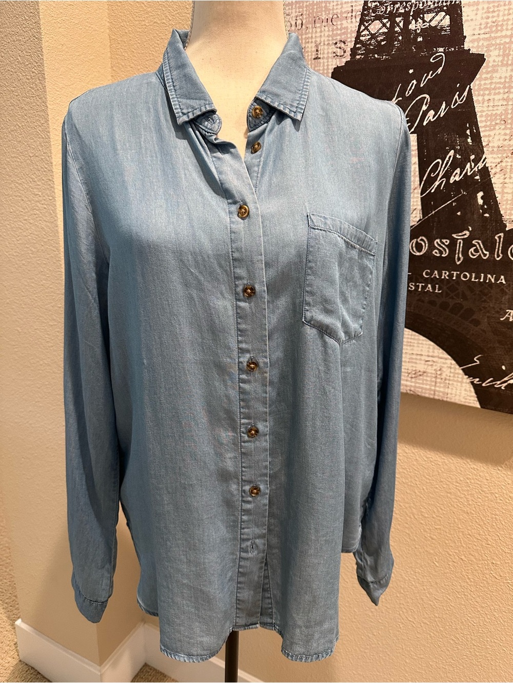 Forever 21 Light Blue Casual Button-Down Shirt